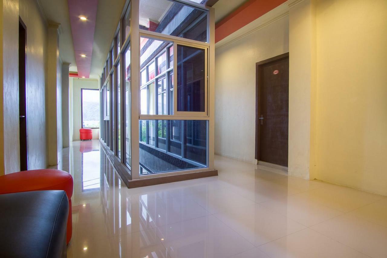 Hotel Reddoorz Near Taman Kota Ternate Esterno foto