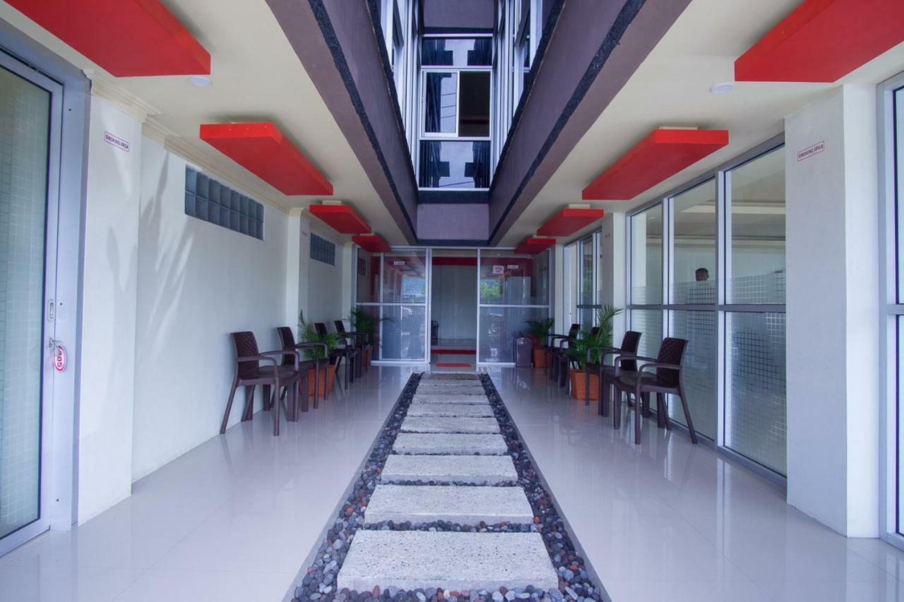 Hotel Reddoorz Near Taman Kota Ternate Esterno foto